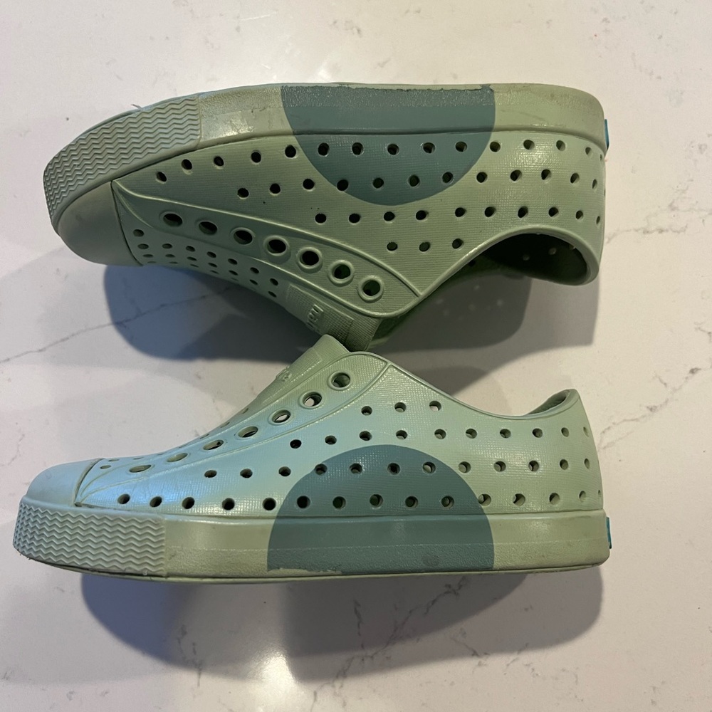 Toddler 9c Native shoes.